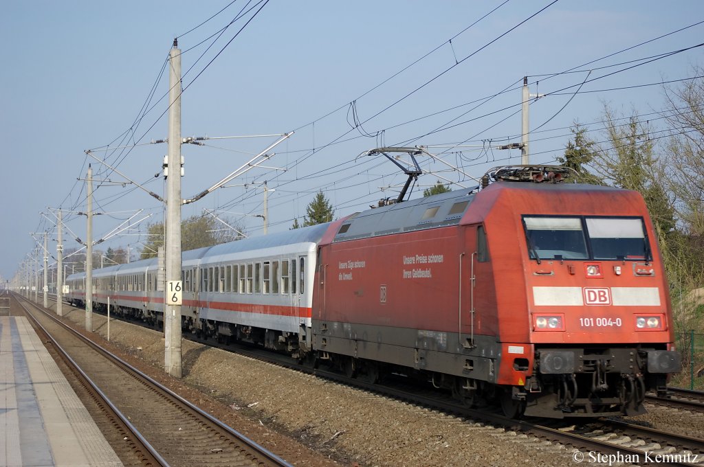 101 004-0 mit dem IC 2241 von M�nster(Westf)Hbf nach Berlin Ostbahnhof in Berlin Staaken. 07.04.2011