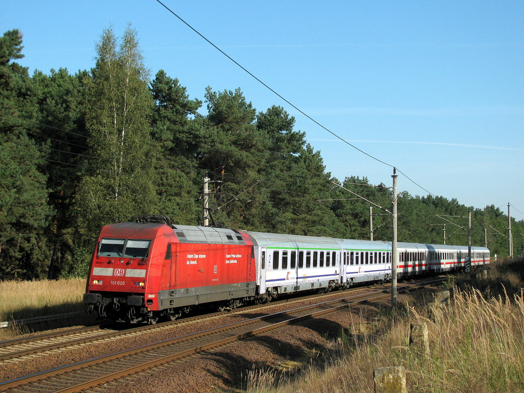 101 020 mit Eigenwerbung als EC 341  Wawel  (Hamburg -> Krakau) am 19.09.2009 in Bestensee.