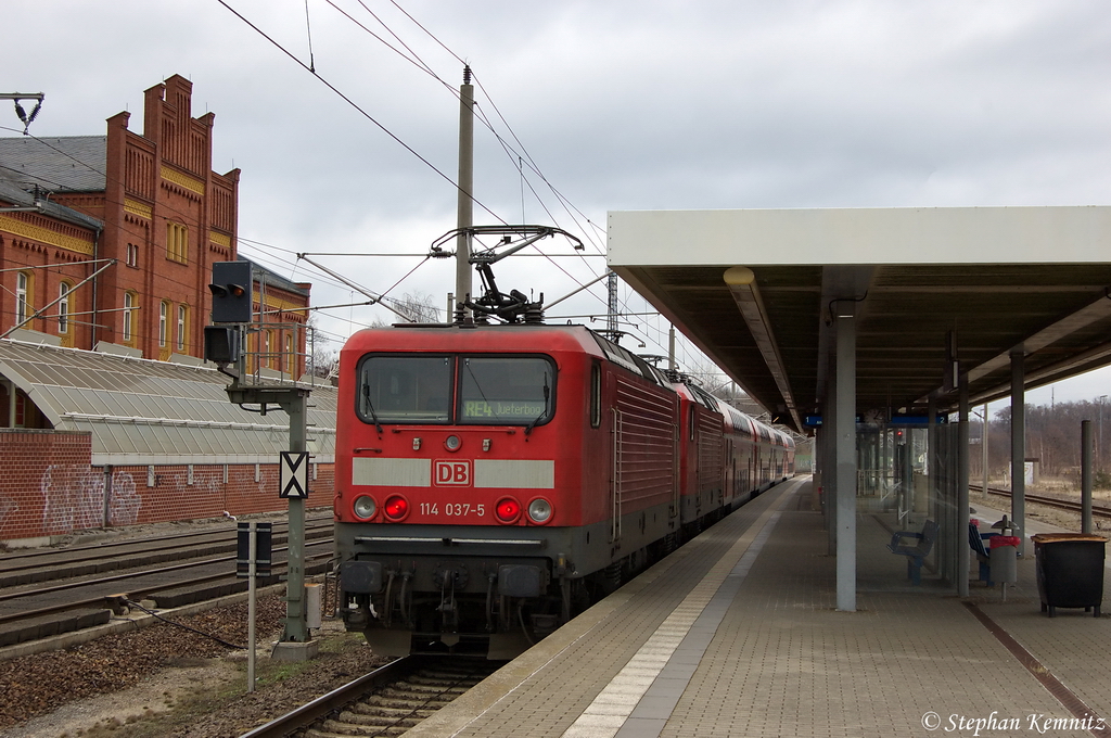 114 037-5 & 112 185-4 (Kalt) mit dem RE4 (RE 37331) von Rathenow nach J�terbog in Rathenow. 12.03.2012