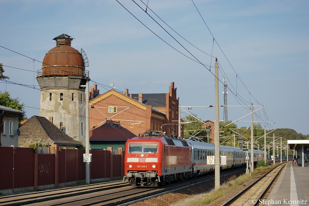 120 148-2 mit dem IC 1925 von Berlin S�dkreuz nach K�ln Hbf in Rathenow. 02.09.2011