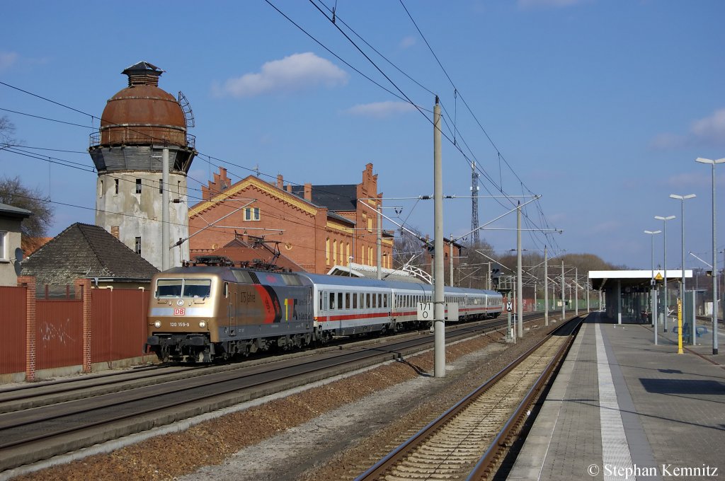 120 159-9  175 Jahre Deutsche Eisenbahn  mit dem IC 1919 von Berlin S�dkreuz nach K�ln Hbf in Rathenow. 27.03.2011