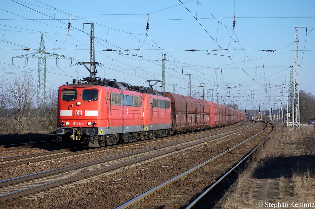 151 094-0 & 151 104-7 mit dem Erzbomber nach Hamburg in Saarmund. 08.03.2011