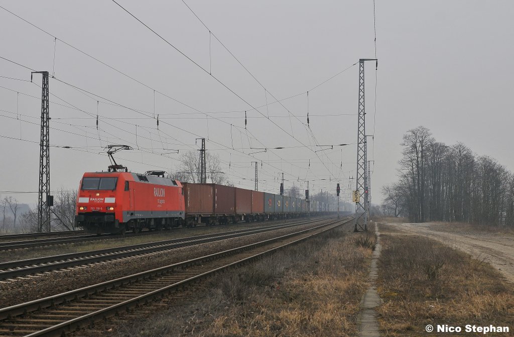 152 118-6 war mit einem Containerzug an die Nordsee unterwegs,Saarmund (15.03.11)