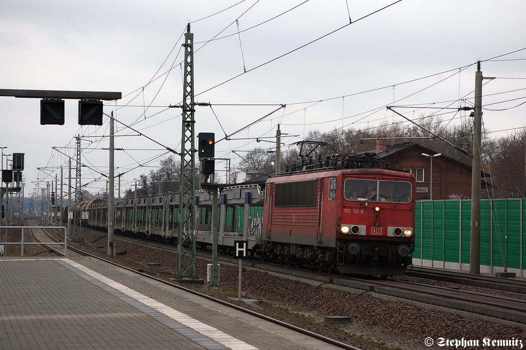 155 112-6 mit einem gemischtem G�terzug in Rathenow in Richtung Wustermark unterwegs. 17.01.2012