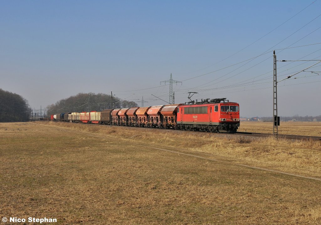 155 183-7 durchf�hrt mit einem gemischten Zug die Felder von Ahrensdorf (26.02.11)