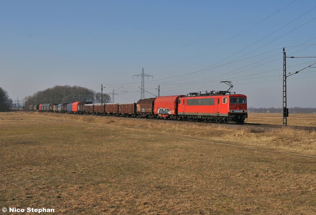 155 234-8 war mit einem gemischten Zug nach Ziltendorf unterwegs,hier bei Ahrensdorf (26.02.11)