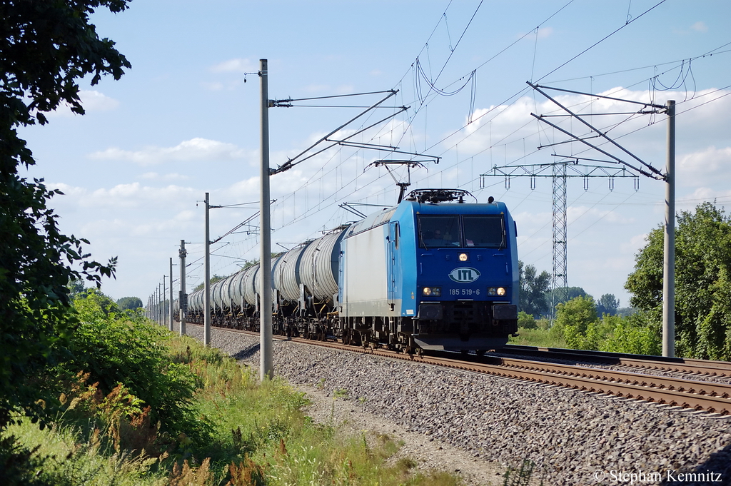 185 519-6 ITL Eisenbahn GmbH mit Kesselzug in Vietznitz Richtung Paulinenaue unterwegs. Netten Gru� zur�ck! 02.08.2011