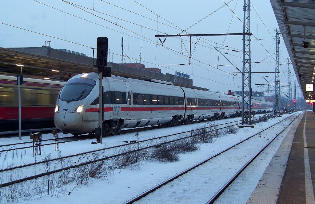 2 ICE-TD kamen hier durch den Bahnhof von Berlin Lichtenberg gefahren. 24.01.2010