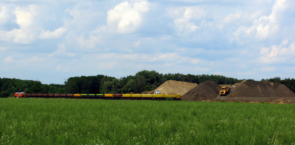 230 077 von RTS steht am 04.08. in L�pten bei der Entladung.