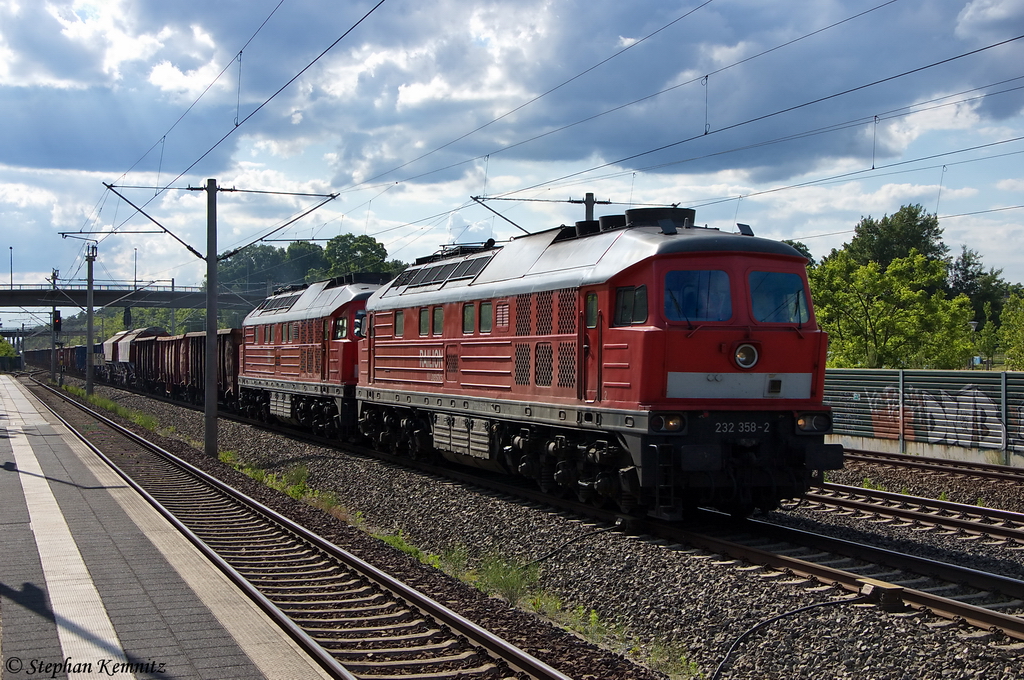 232 358-2 & 232 379-8 DB Schenker Rail Deutschland AG mit einem gemischtem G�terzug aus Brandenburg Altstadt in Nennhausen und fuhren in Richtung Wustermark weiter. 10.06.2012