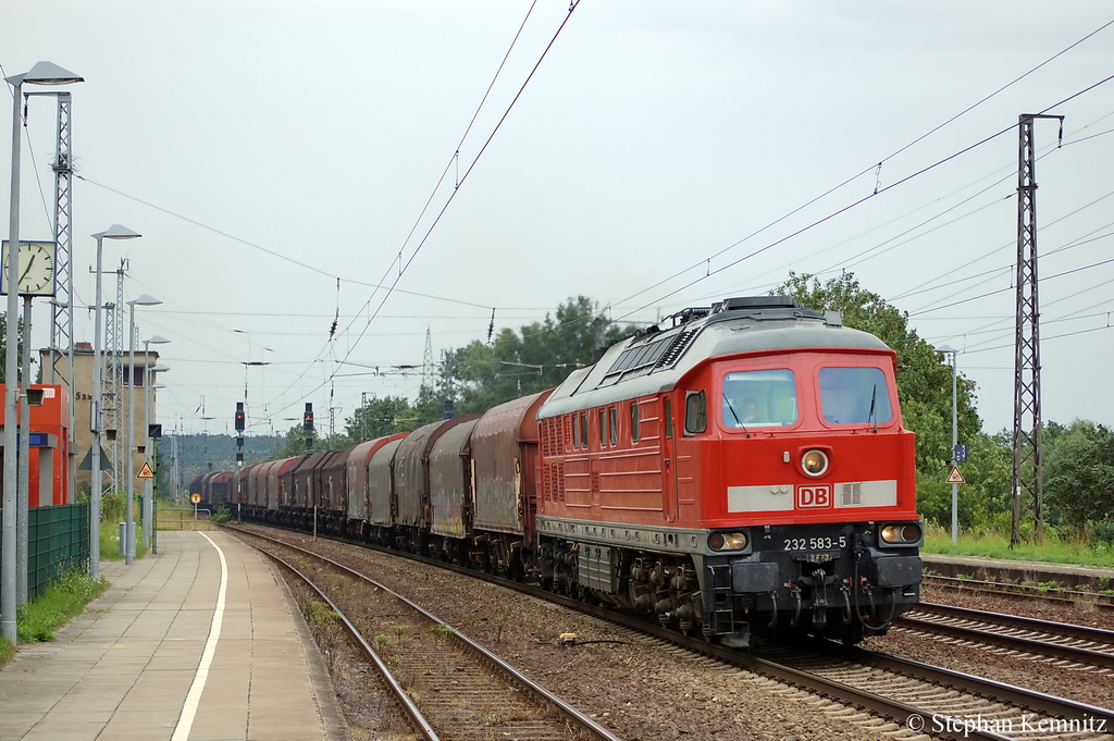 232 583-5 mit gemischtem G�terzug in Saarmund Richtung Genshagener Heide unterwegs. 21.07.2011