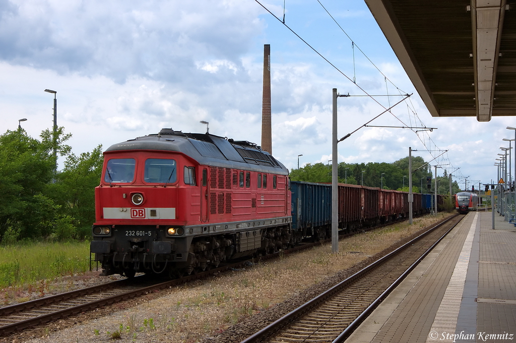 232 601-5 DB Schenker Rail Deutschland AG mit einem gemischtem G�terzug aus Brandenburg-Altstadt �ber Rathenow umgeleitet und fuhr in Richtung Wustermark weiter. 08.06.2012