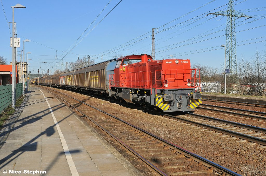 275 110-5 mit einer kurzen �bergabe gen Nudow,Saarmund (29.03.11)