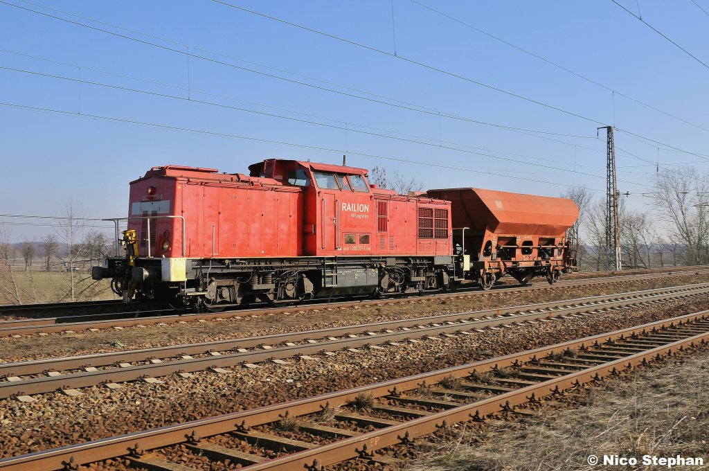 298 331-0 kam mit einer sehr sch�nen Modellbahn�bergabe durch Saarmund gefahren (01.03.11)