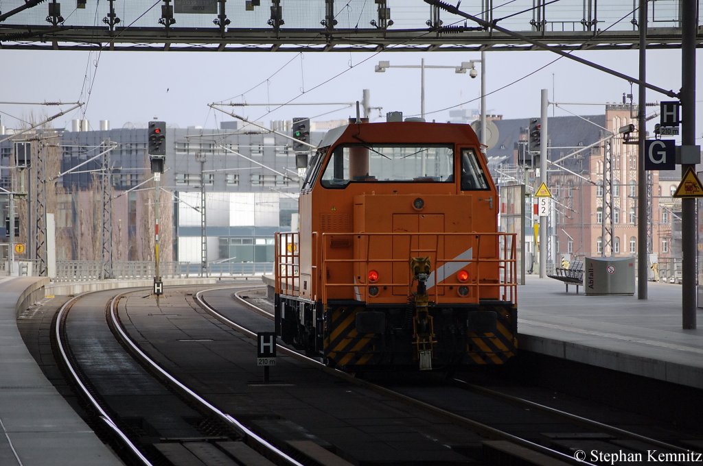 352 103 von der northrail als Lz im Berliner Hbf. in Richtung Berlin Friedrichstra�e unterwegs. 12.03.2011