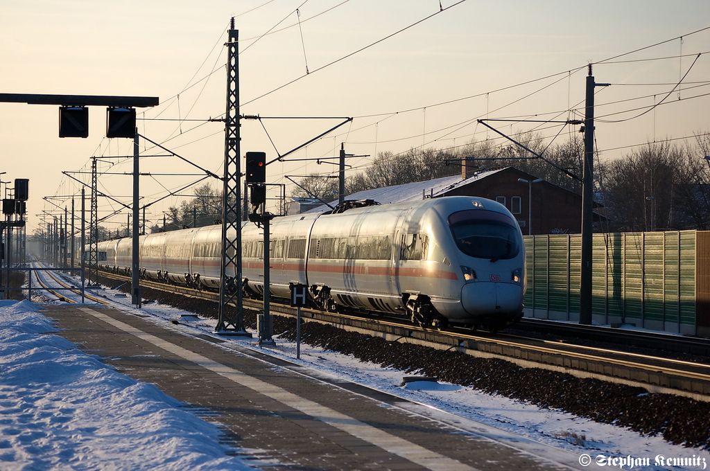 411 502-8  Neubrandenburg  als ICE 1539 von K�ln Hbf nach Berlin Ostbahnhof & 411 559-8  Passau  als ICE 1549 von D�sseldorf Hbf nach Berlin Ostbahnhof in Rathenow. 30.01.2012