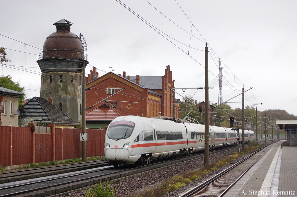 411 576-2  Coburg  als ICE 1512 von M�nchen Hbf nach Hamburg-Altona. Wegen Beeintr�chtigung durch Vandalismus zwischen Berlin-Spandau und Wittenberge wurde dieser InterCityExpress �ber Rathenow umgeleitet. 11.10.2011