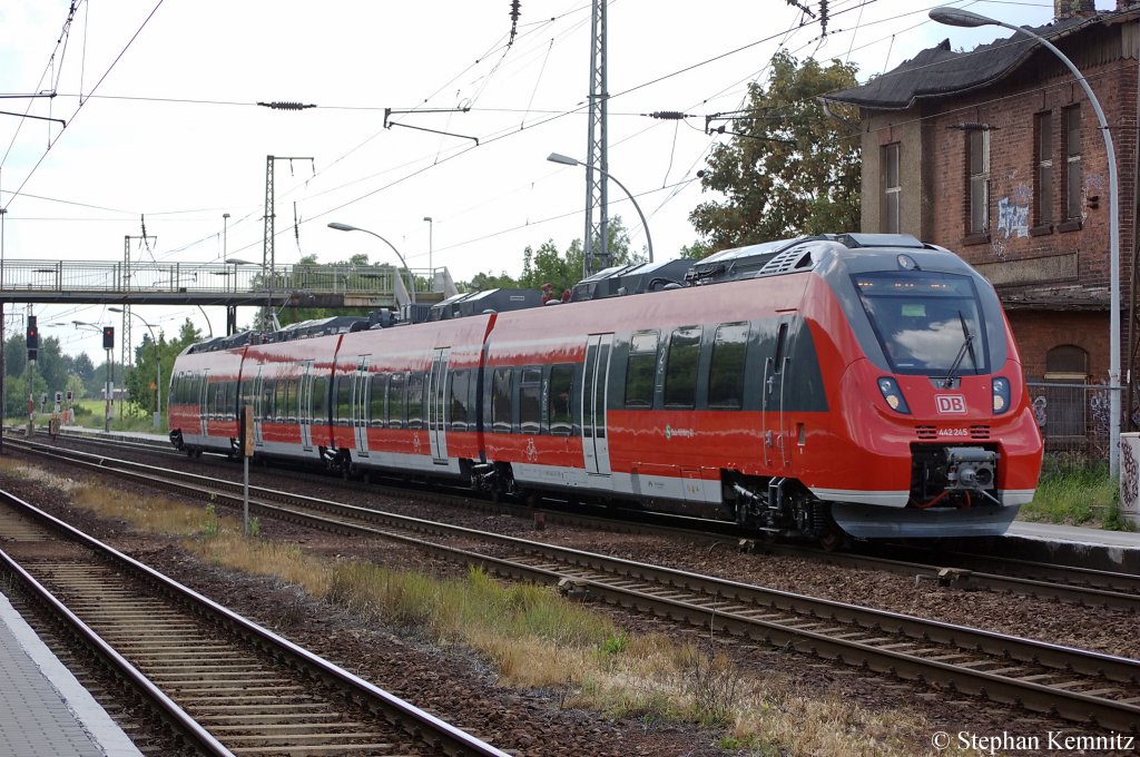 442 245/745 in Priort. Es handelt sich um einen 4-teiligen Talent 2 der S-Bahn N�rnberg. 06.06.2011