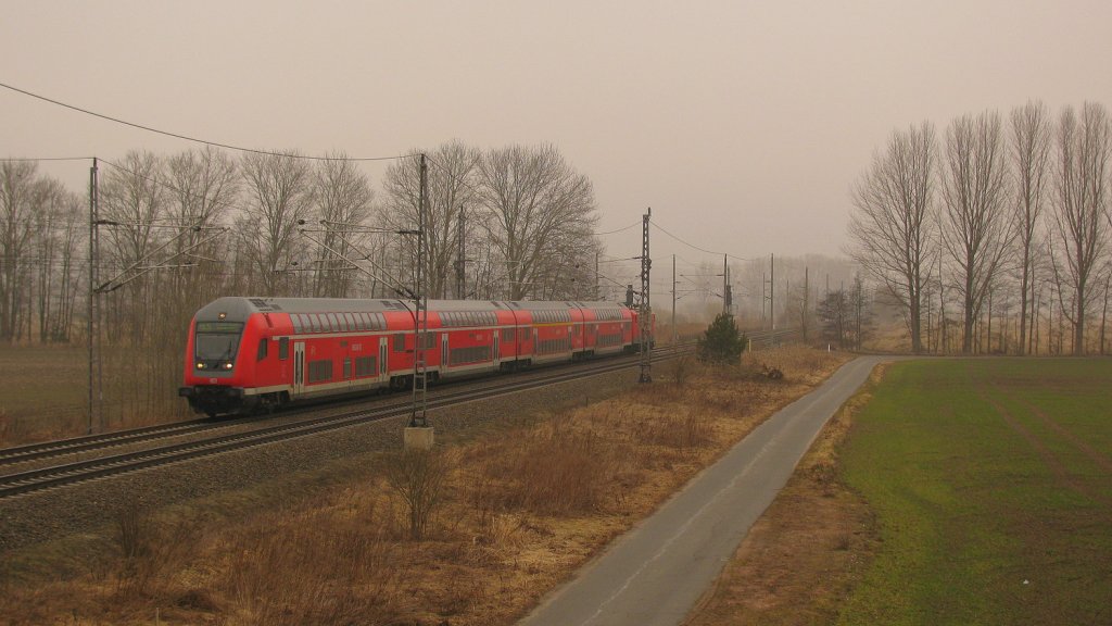 9:43:  RE 5 Richtung Lutherstadt Wittenberge durch Trebbin am 05.03.2011