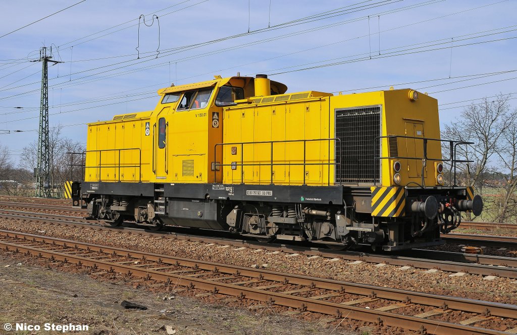 Auf Solotour durchfuhr V150.01 den Bahnhof von Saarmund (23.03.11)