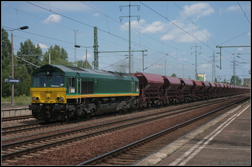 Aus CBRail wird Ascendos Rail Leasing. In neuer Lackierung und mit Firmenaufklebern ist PB16 mit Sch�ttgutwagen am 09.07.2011 in Berlin Sch�nefeld Flughafen unterwegs.