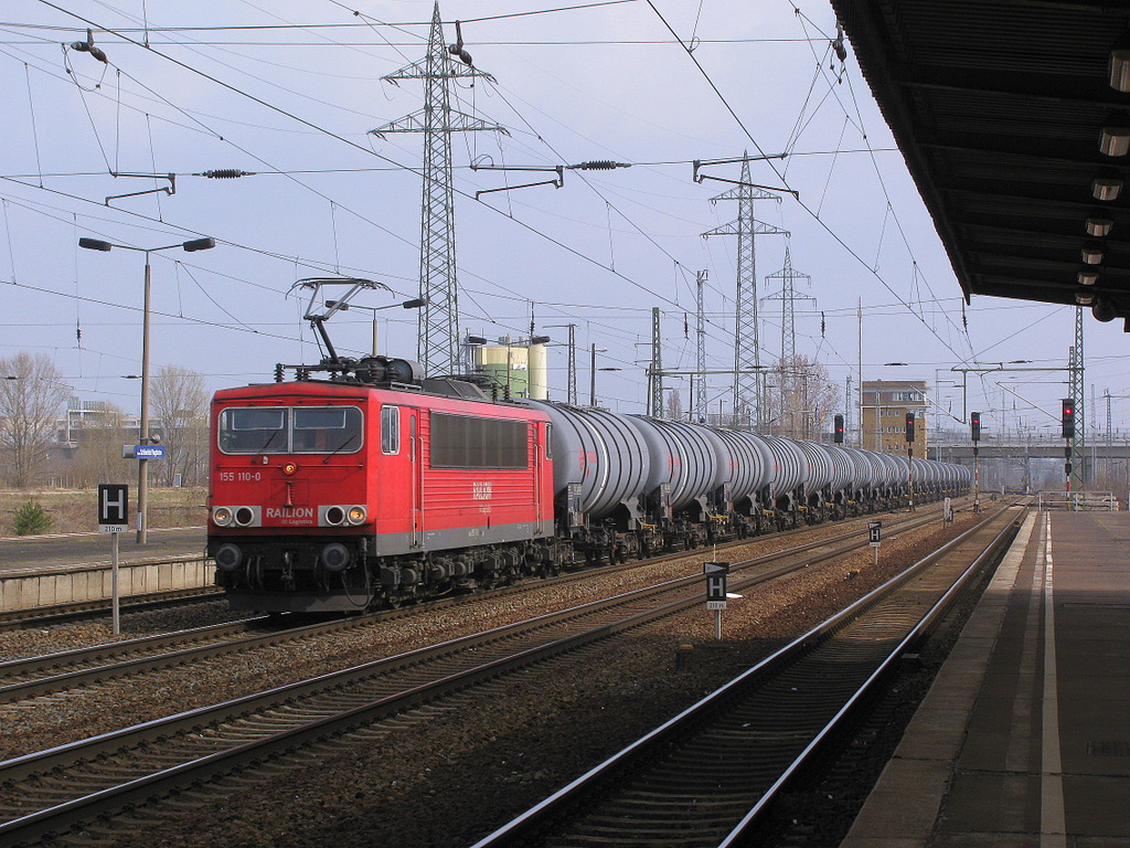 Der erste GZ am 02.04.2011 durch Sch�nefeld war 155 110-0 mit einem Kesselzug in Richtung Glasower Damm.