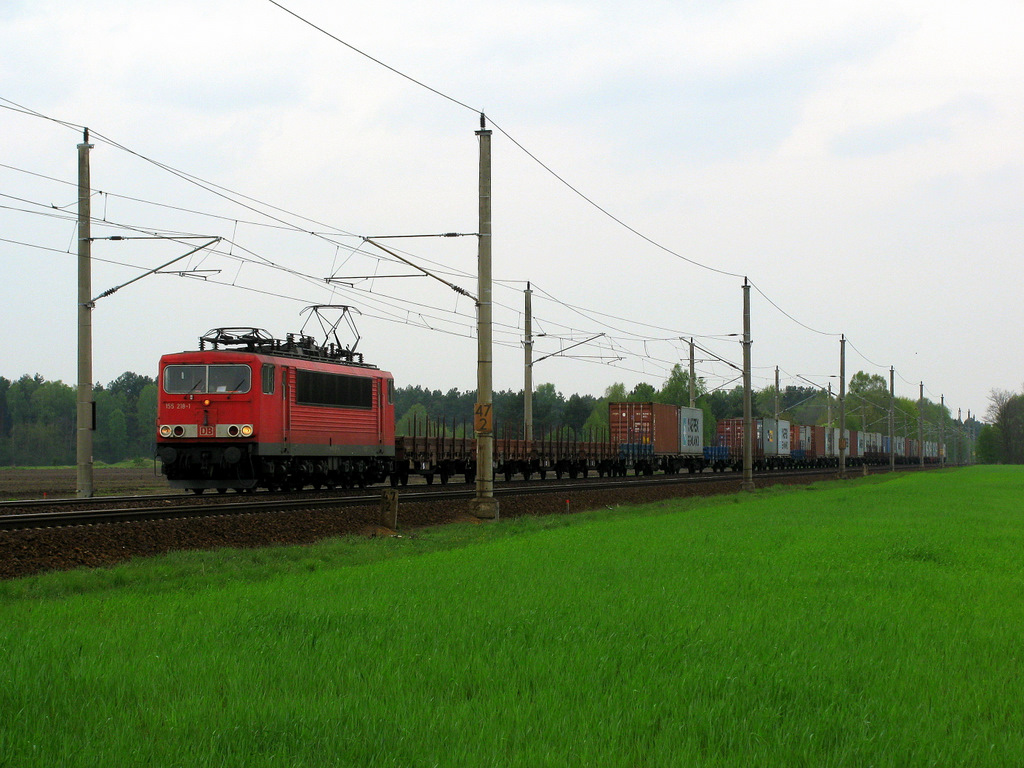 Der zweite G�terzug Richtung Frankfurt/Oder Oderbr�cke war mit 155 218-1 am 1.Mai 2010 bespannt und durchfuhr langsam L�pten.