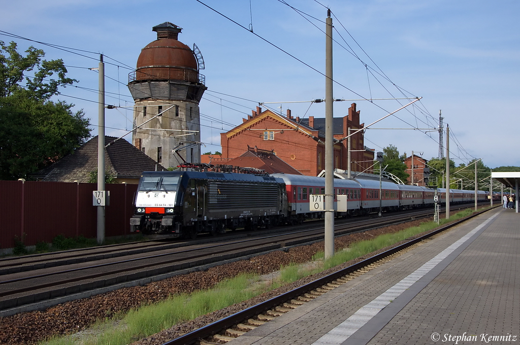 ES 64 F4 - 101 (189 101-9) MRCE Dispolok GmbH f�r DB AutoZug GmbH mit dem AZ 13307 von Berlin-Lichtenberg nach Trieste C.le in Rathenow. 13.06.2012