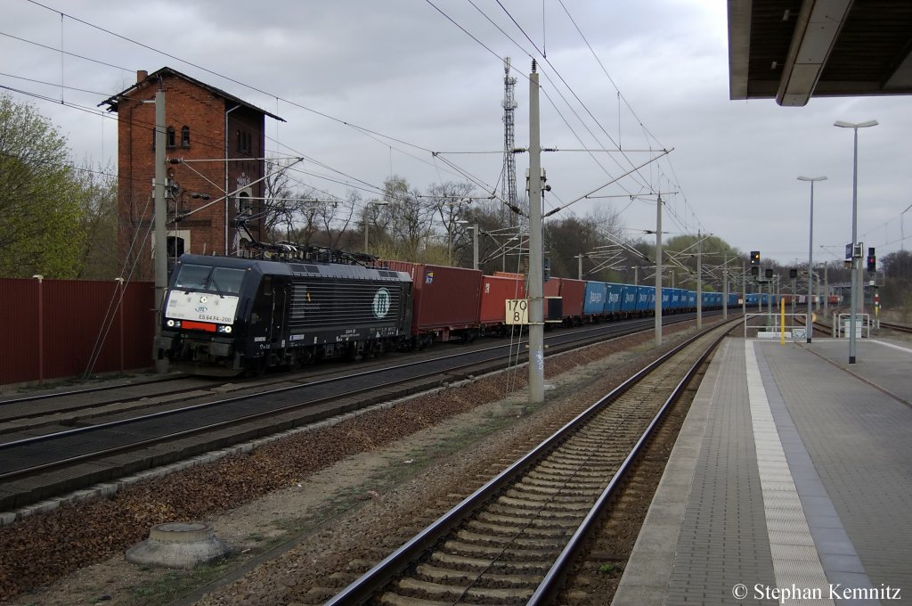 ES 64 F4 - 200 (189 200-9) ITL mit Containerzug in Rathenow in Richtung Stendal unterwegs. 08.04.2011
