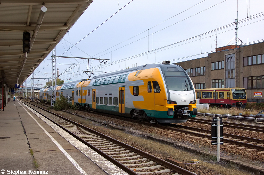 ET 445.109 (445 109-2) ODEG - Ostdeutsche Eisenbahn GmbH auf Tf-Schulungsfahrt in Berlin-Lichtenberg. Nach einem kurzem Halt ging die Fahrt nach Berlin-Gr�nau weiter. 03.11.2012