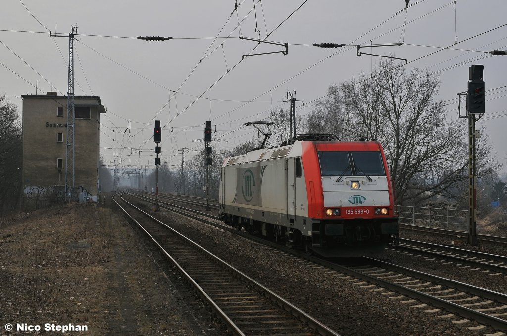 Gleich nach der ITL 186 kam die 185 598-0 ebenfalls von ITL auf Solotour durch Saarmund gerollt (15.03.11)