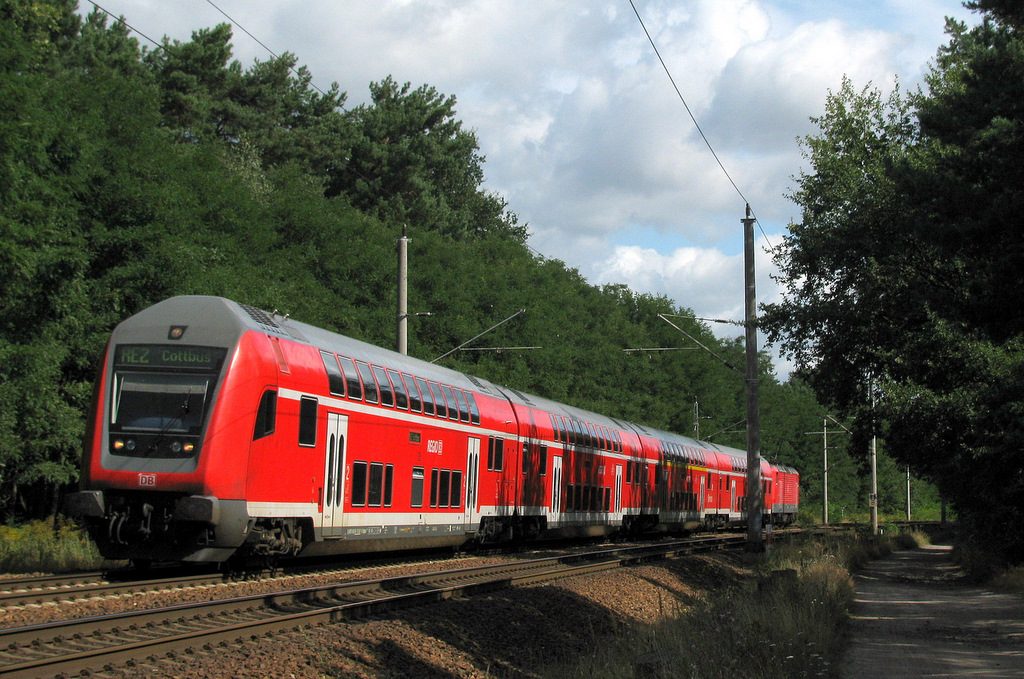 Herrliche Bedingungen f�r diesen RE 2 nach Cottbus am 14.08. im S�den Bestensees.