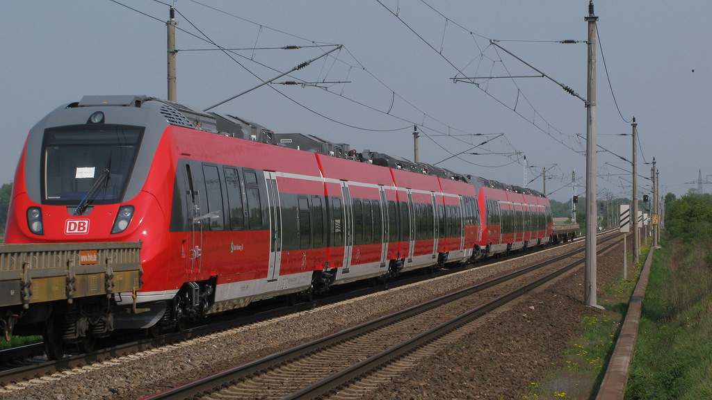 Hier nochmal eine Nahaufnahme von 442 236 und 442 220-0 auf ihrem Weg in Richtung Golm. 29.04.2011
