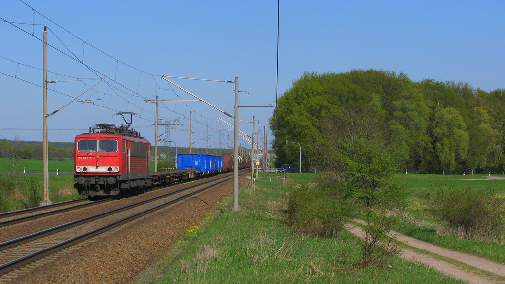Letzte ordentliche Bild des 20.04.2011 von der Berlin - Warschauer Bahn war dann gegen 16:12 155 060-7 mit ihrem gemischten G�terzug gen Berlin.