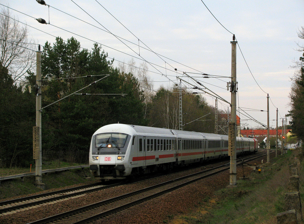 Letztes Licht, aber doch das erste dieses Jahres auf den IC 2131  Borkum  von Norddeich - Cottbus. Am 15.04. war es m�glich, ab 03.05.2010 war es vorbei!:-(
