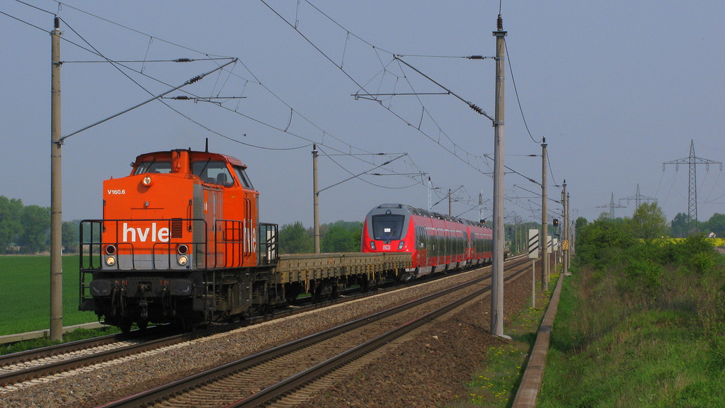 Mein gr��tes Highlight am 29.04.2011 war die HVLE V 160.6 (203 144-1) mit 2 TALENT 2 – Z�gen (442 236 + 442 220-0) der S Bahn N�rnberg Richtung Golm. Die TALENT 2 Z�ge liefen extrem ruhig an uns vorbei und ich freue mich schon auf sie im Planeninsatz.