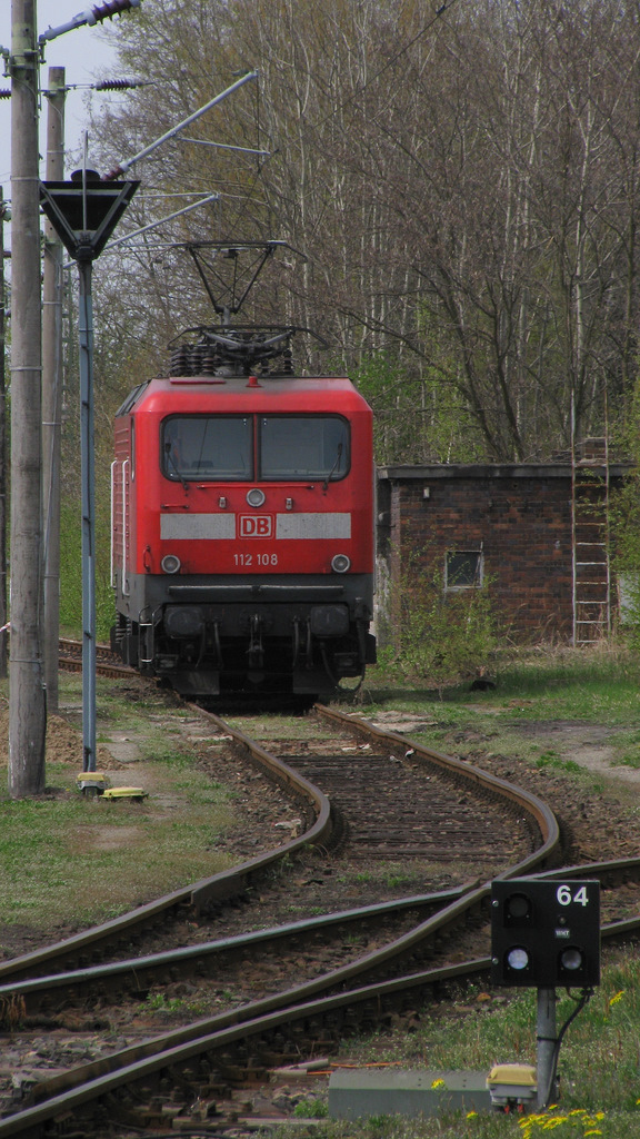 Mit etwas Zoom holte ich mir w�hrend des Festes noch 112 108 n�her, die ihre Wochendruhe aufgeb�gelt genoss. 17.04.2011