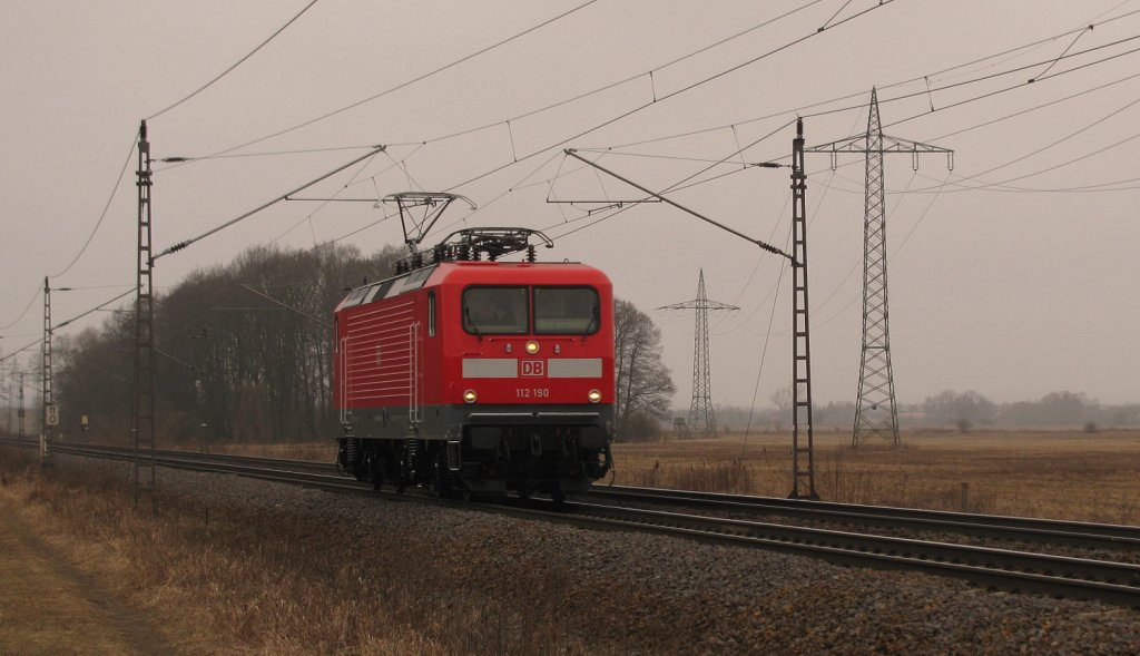 N�chster Halt Ahrensdorf: Dort kam direkt nach dem ersten angucken der Fotostelle 12:55 112 190 von Dessau (frisch revidiert) nach Berlin Lichtenberg. 05.03.2011