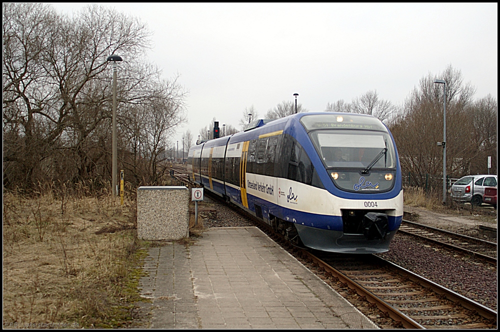 OLA 0004 kommt zum Endhalt nach Brandenburg Hbf eingefahren (NVR-Nummer 95 80 0643 111-7 D-OLA, gesehen 19.02.2011)