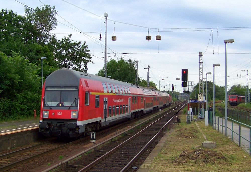 RB14 von Falkensee nach Senftenberg, �ber L�bbenau/Spreewald und Calau, hier gerade bei der Einfahrt in den Bahnhof von K�nigs Wusterhausen. 22.05.2009

