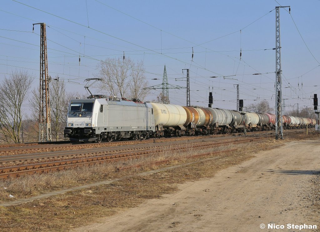 Tageshighlight 186 185-5 von Akiem im Einsatz f�r ITL mit einem Kesselzug in Saarmund (01.03.11)