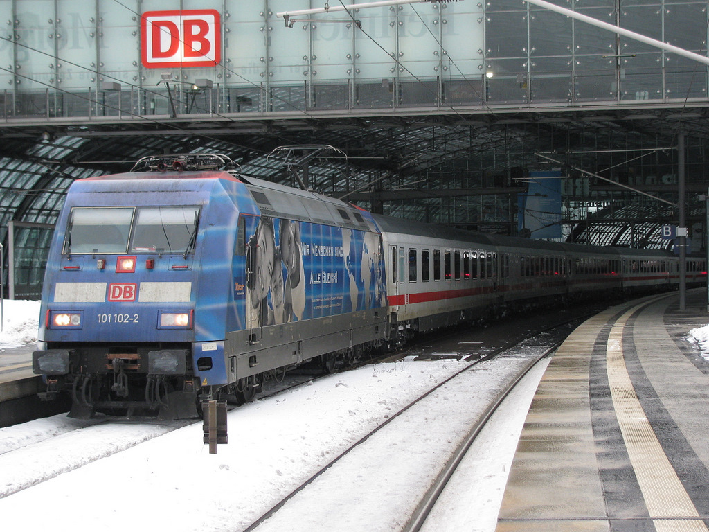 Und da auch schon das n�chste Highlight. 101 102 mit einem IC nach Amsterdam besuchte auch am 13.02.2010 Berlin.