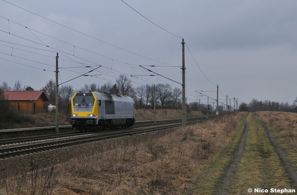 Voith Maxima 30 CC 263 006-9 rollt seelenruhig durch die Felder bei Priort zum n�chsten Einsatz,B� 72 (18.03.11)