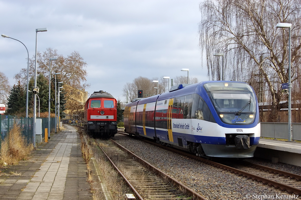 VT 0006 der OLA wartet auf die R�ckfahrt nach Rathenow und die Ludmilla wartet auf ihren n�chsten Einsatz. 10.12.2011