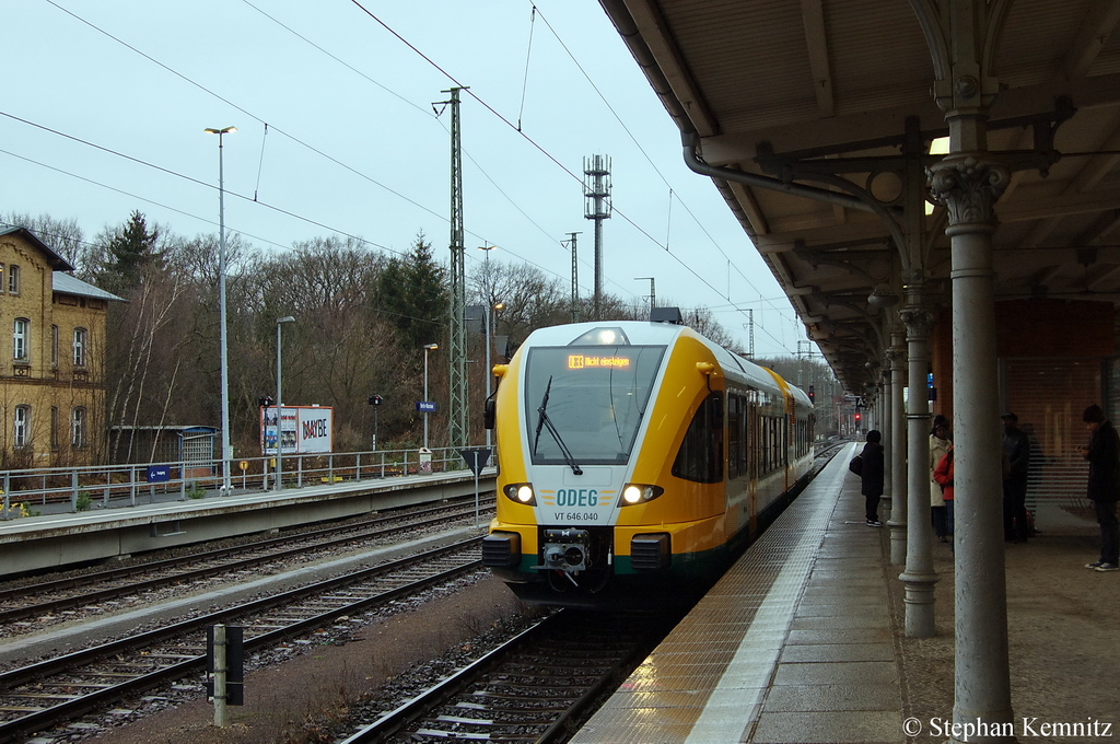 VT 646.040 (646 040-5) Ostdeutsche Eisenbahn GmbH als OE33 (OE 68932) von J�terbog nach Berlin Wannsee in Berlin Wannsee. 13.12.2011