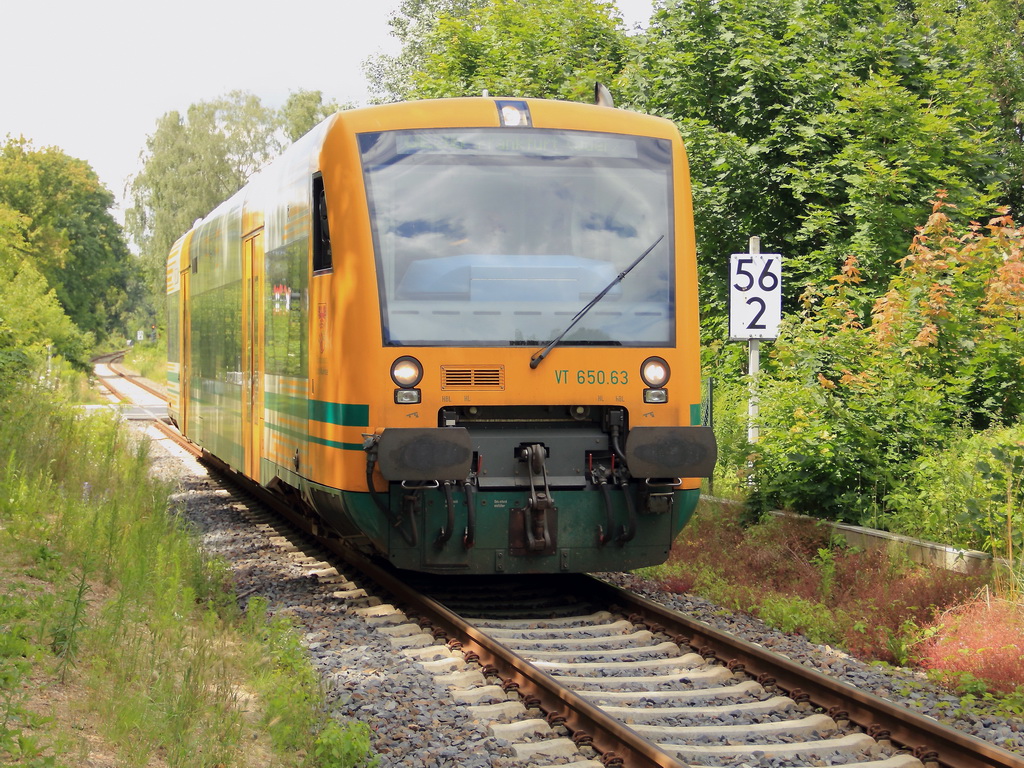 VT 650.53 als OE 79427 (Linie OE 36) der Ostdeutsche Eisenbahn GmbH nach Frankfurt(Oder)-Neuberesinchen am 22. Juli 2012 in Niederlehme bei K�nigs Wusterhausen.

