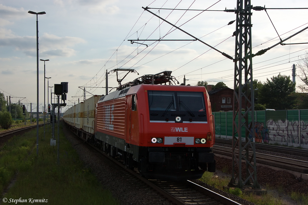 WLE 81 (189 801-4) WLE - Westf�lische Landes-Eisenbahn GmbH mit dem Mittwochs fahrenden Warsteiner Bierzug nach Gro�beeren, bei der Durchfahrt in Rathenow. 13.06.2012
