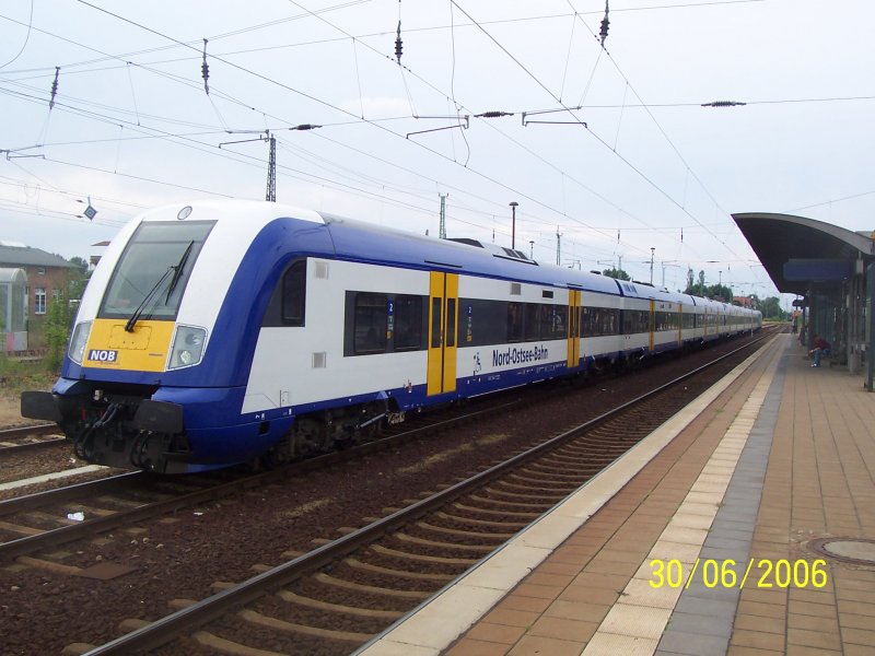 NOB (Nord-Ostsee Bahn) steht am 20.06.2006 auf dem Abstellgleis in L�bbenau/Spreewald. Dieser Sonderzug wird gleich zum Gleis 4 bereitgestellt. 