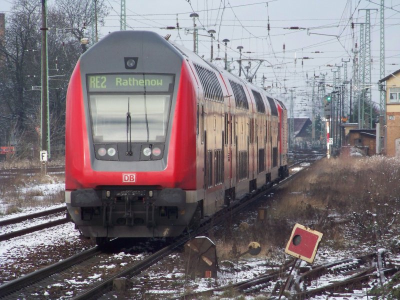 R�ckansicht des RE2 (RE 38168) von Cottbus nach Rathenow. L�bbenau/Spreewald den 20.03.2008