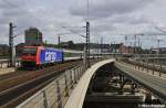 Anti-Atomkraft-Demo in Berlin: SBB Re482 027-0 mit ausgestrahlt-Sonderzug-S�d (DPE 36581 Basel Badischer Bhf - Berlin Hhf) bei sch�nster Sonne,Berlin Hbf (18.09.10)